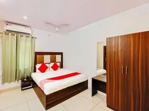 Rk Grand by OYO Rooms - Image 2