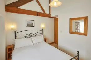 Host Stay Swift in Newton-on-rawcliffe - Image 2