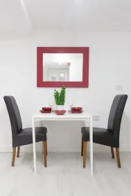 Calvin House Apartments - Image 2