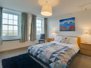 Beautiful Holiday Home in Wadebridge With a Fireplace in the Bedroom and a Lovely Garden - Image 3