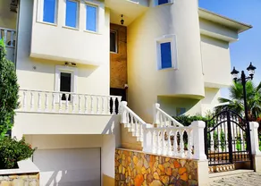 5 Bedroom Villa With Private Pool - Image 3