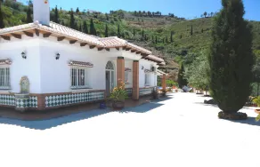 1051 Villa Al-andalus - Image 5