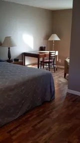 Edmond's Au Gres Inn - Image 4