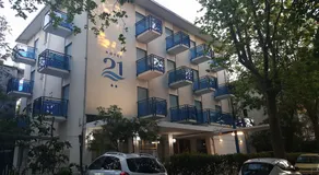 Hotel 21 - Image 3