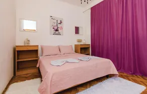 Awesome Home in Drvenik With Wifi and 5 Bedrooms - Image 4