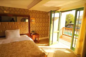 Asia Royal Suite - Image 5