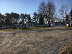 Pine Tree Motel - Image 3