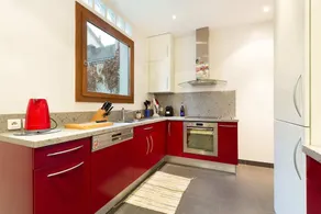 Red and Rustic Home Near Bois de Vincennes for 7 pax - Image 2