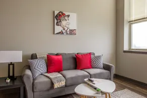 Frontdesk - Waterfront Apts Downtown Cleveland - Image 5