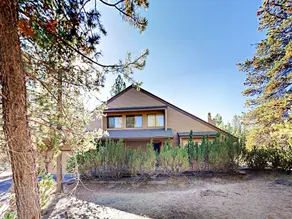Quiet 4br W/ Private Hot Tub & Deck 4 Bedroom Home - Image 5