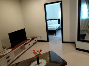 Venezia Suites Hotel - Image 2