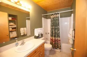 Outlaws Inn by Apex Accommodations - Image 4