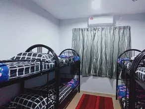 S Family Hostel - Image 4