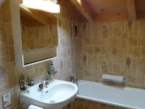 Reseda Lenk in Lenk With 2 Bedrooms and 3 Bathrooms - Image 3