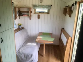 Rose Shepherds Hut - Image 4