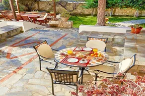 Villa Karteros with private pool - Image 4