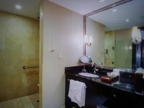 Sobe Ocean Drive Suites - Image 2