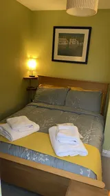 Private Annex, Parking, Wifi, 2mins to J48 A1 M1 - Image 2