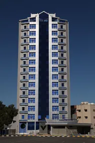 Roomi Suites Hotel - Image 3