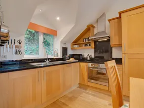 Contemporary Holiday Home in Little Petherick With Terrace - Image 2