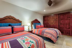 Casa de la Familia 7 Bedroom Contemporary Hacienda Style at Discounted Rate! - Image 4