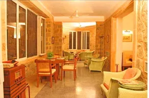 Sardar Samand Palace - Image 2