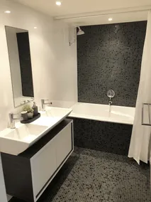 Sunshine Beach Luxe Apartment - Image 2