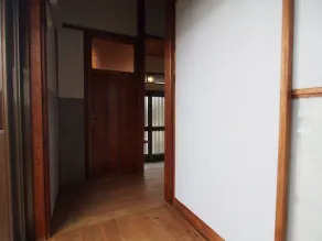 NEW!OKAZAKI HOUSE UP TO 6 WITH FREE PARKING - Image 4