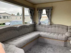 3-bed Caravan in Walton on the Naze - Image 2
