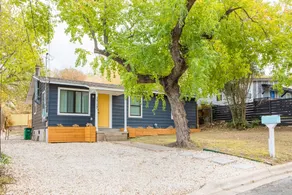 WanderJaunt Sendero 3BR on East MLK - Image 4