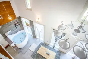 Hill & Falls House - Image 3