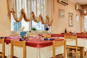 Hotel Smile - Image 3
