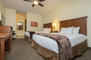 Battle Lake Inn and Suites - Image 3