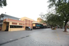 New Woodlands Hotel - Image 2