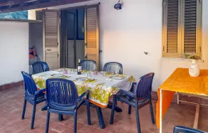 Beautiful Apartment in Gaggi With Wifi and 4 Bedrooms - Image 5