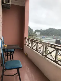 Cat Ba Central Point Hotel - Image 5
