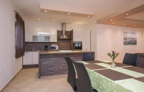 Stunning Home in Labin With Wifi and 3 Bedrooms - Image 4