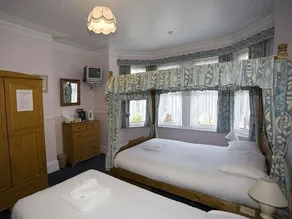 Avalon Guest Accommodation - Image 2