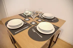 Lovely 4-Bedroom Home in Woodcote Fold - Image 5