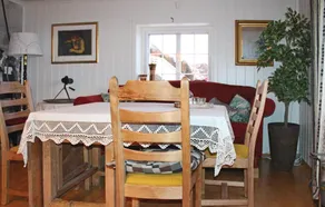 Stunning Home in Rogndalsvåg With 3 Bedrooms and Internet - Image 5