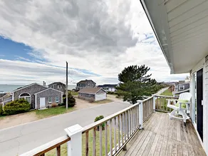 Charming Ocean View Beach House 4 Bedroom Home - Image 5