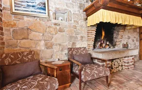 Awesome Home in Visnjan with Hot Tub, Sauna & WiFi - Image 3