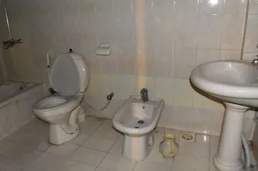 Hotel Royal Gardens - Image 2