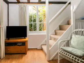 Swanfield Cottage - Image 2