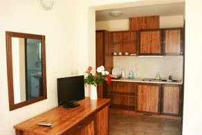 Iris Hotel - Image 5