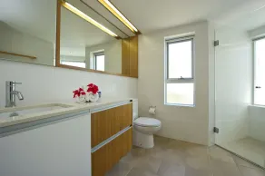 Maggies Beachfront Apt. 5 - Image 4