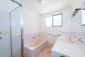 Lentara St 12 - Fingal Bay - Image 5