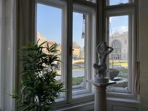 Luxury Apartment by Hi5-Baross Sqr Suite - Image 3