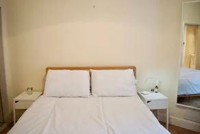 Homely 1 Bedroom Edinburgh Apartment Near Canal - Image 5