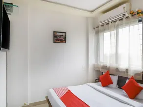 Aero Studio by OYO Rooms - Image 2
